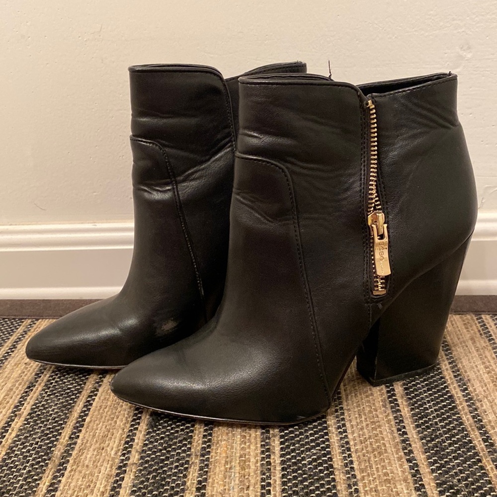 BCBGeneration booties